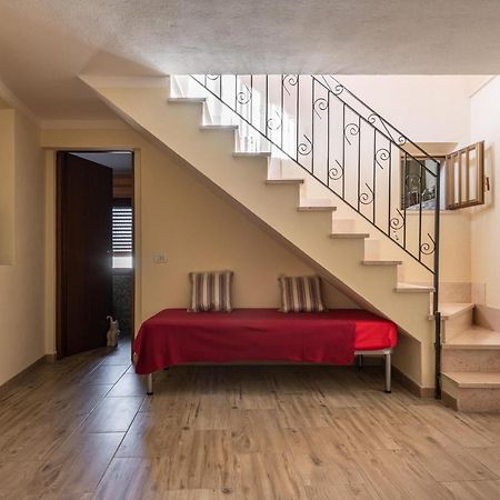 Apartamento Casa Di Stefania Fluminimaggiore Exterior foto