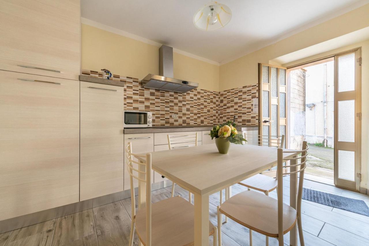 Apartamento Casa Di Stefania Fluminimaggiore Exterior foto