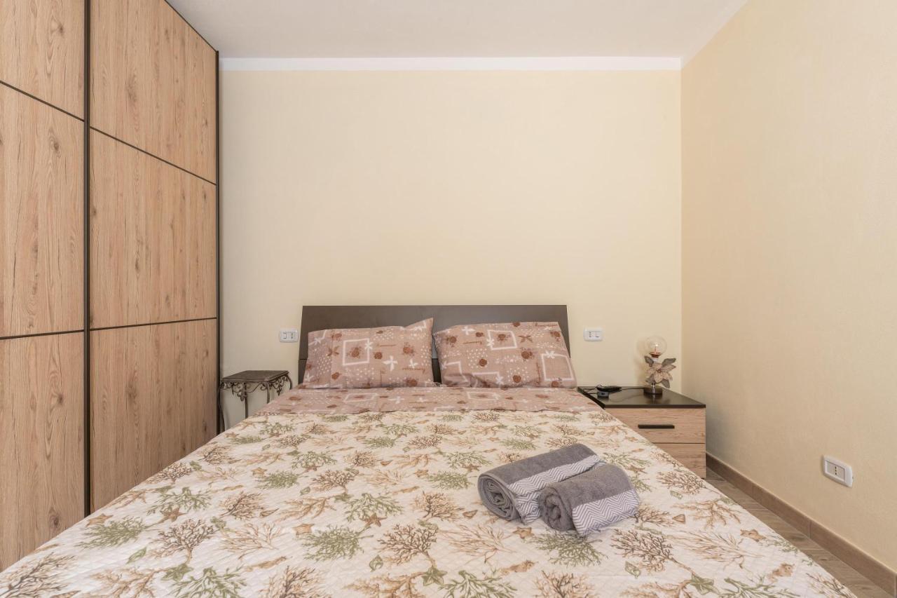 Apartamento Casa Di Stefania Fluminimaggiore Exterior foto
