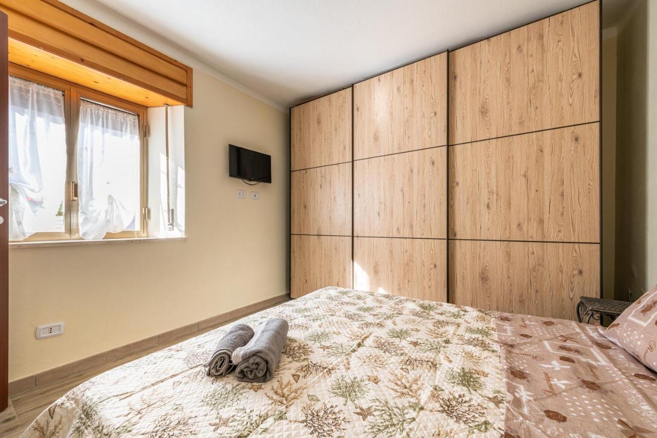 Apartamento Casa Di Stefania Fluminimaggiore Exterior foto