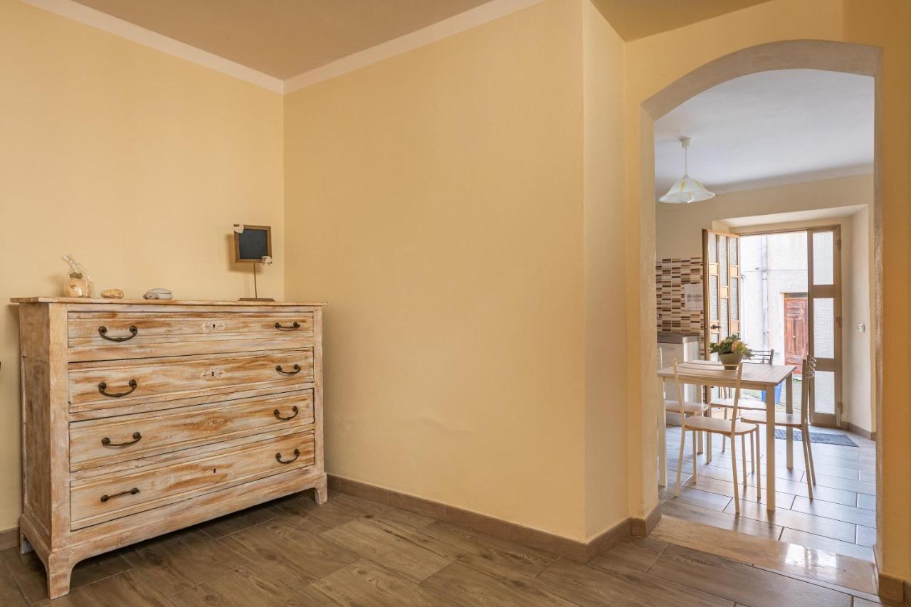 Apartamento Casa Di Stefania Fluminimaggiore Exterior foto
